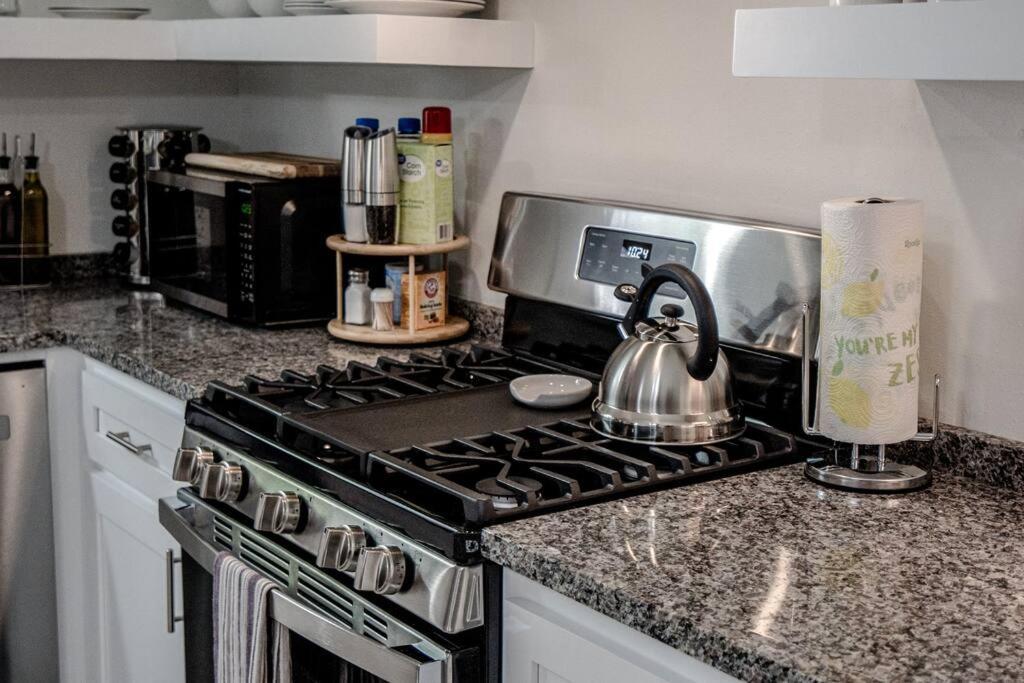 Vineyard Cottage-Pet Friendly & Walk To Oaklawn! هوت سبرنغز المظهر الخارجي الصورة